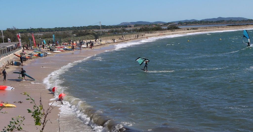 Photo Plage de l’Almanarre, le paradis des surfeurs
